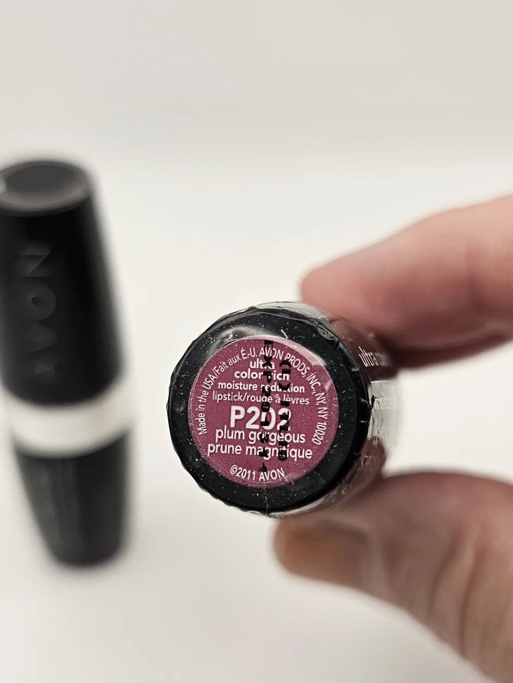 NEW Lot of 2 AVON Ultra Color Rich Lipstick – Plum Gorgeous and Cozy Mauve